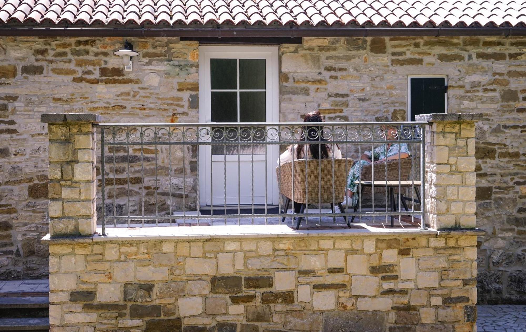 Bed and Breakfast Stancija Ruseti à Oprtalj Chambre photo
